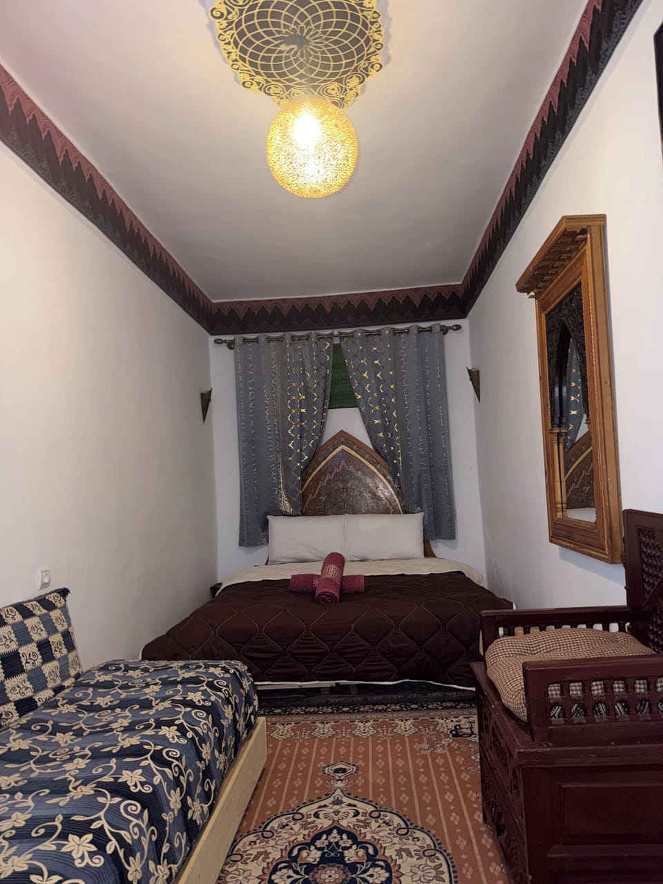 Deluxe Double Room, Patio, Courtyard View | Soundproofing, iron/ironing board, WiFi (free), bed sheets