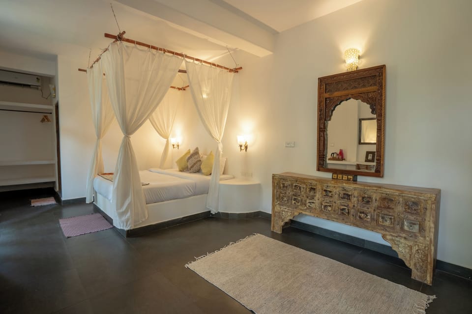 Deluxe Triple Room, Balcony | Desk, free WiFi