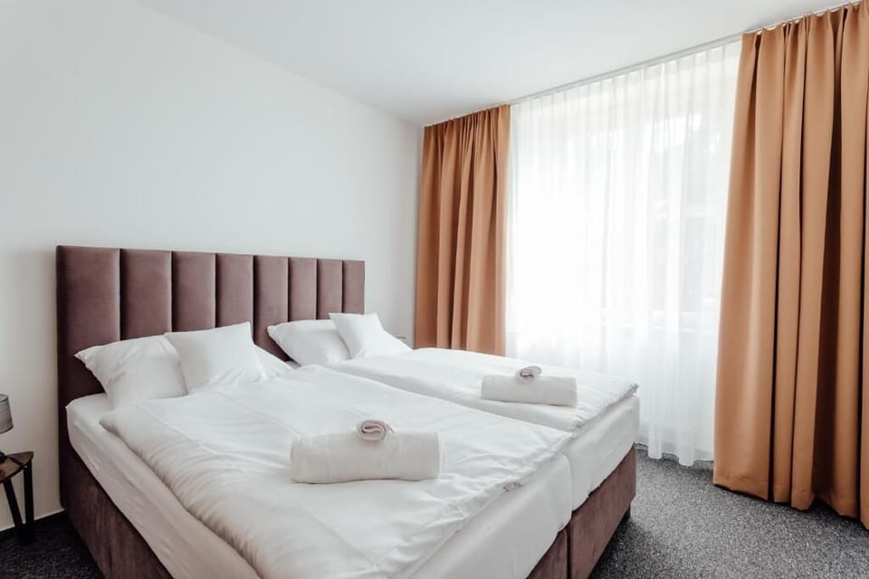 Basic Suite, Garden View (7)