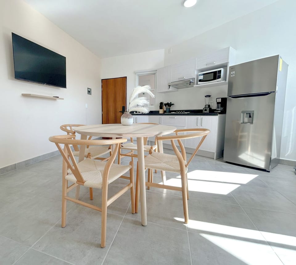 Comfort Apartment | Dining