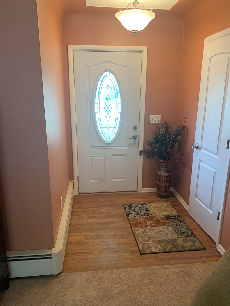 Entry from front door to Livingroom
