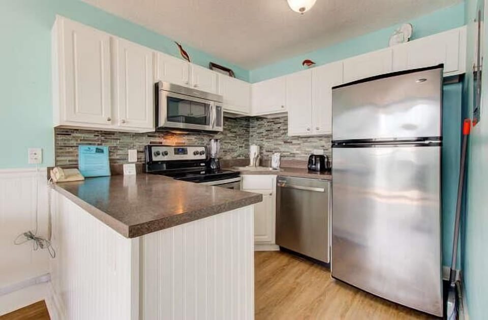Atlantic Towers 707-small-008-016-Kitchen-666x438-72dpi