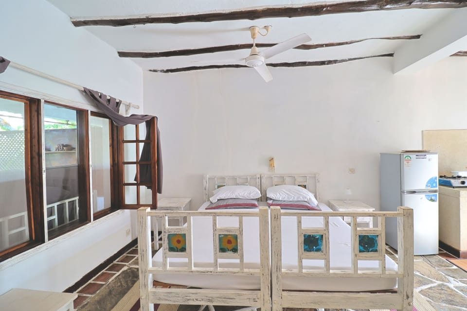 Comfort Studio, Garden View | In-room safe, soundproofing, iron/ironing board