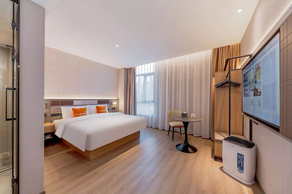Deluxe Double Room | Free WiFi, bed sheets