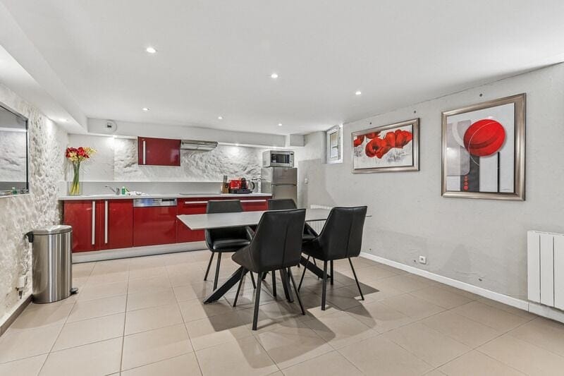 Apartment, Private Bathroom, Garden View | Shared kitchen