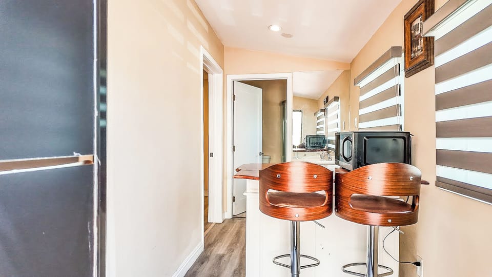 Suite | Iron/ironing board, free WiFi