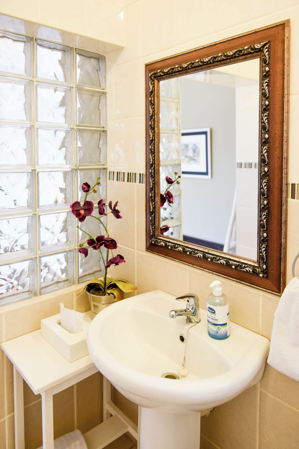 Standard Double Room, Garden View | Bathroom