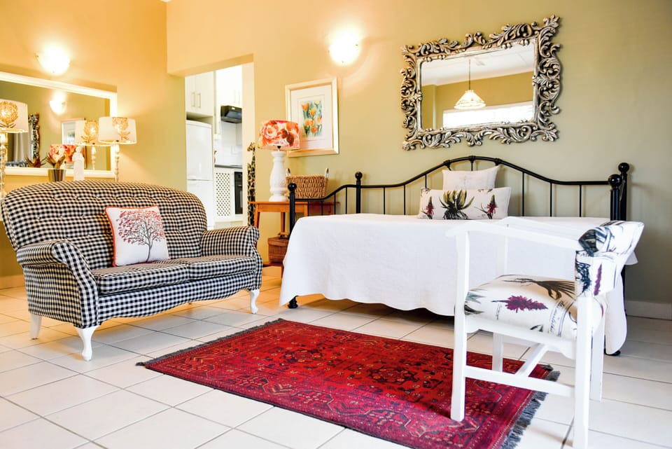 Standard Double Room, Garden View | Interior