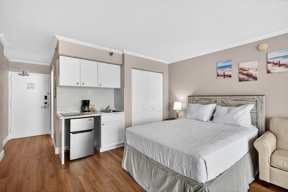 Condo, 1 Queen Bed with Sofa bed (Oceanside Inn 606)