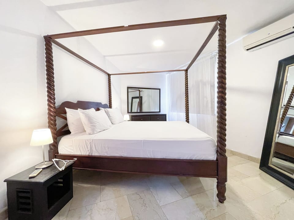 Deluxe Apartment, Beach View | In-room safe, free WiFi, bed sheets