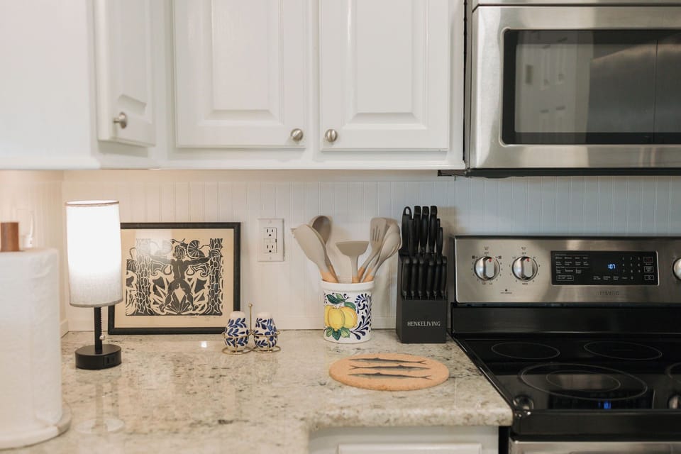 Kitchen for cooking meals when not dining at OS hotspots 