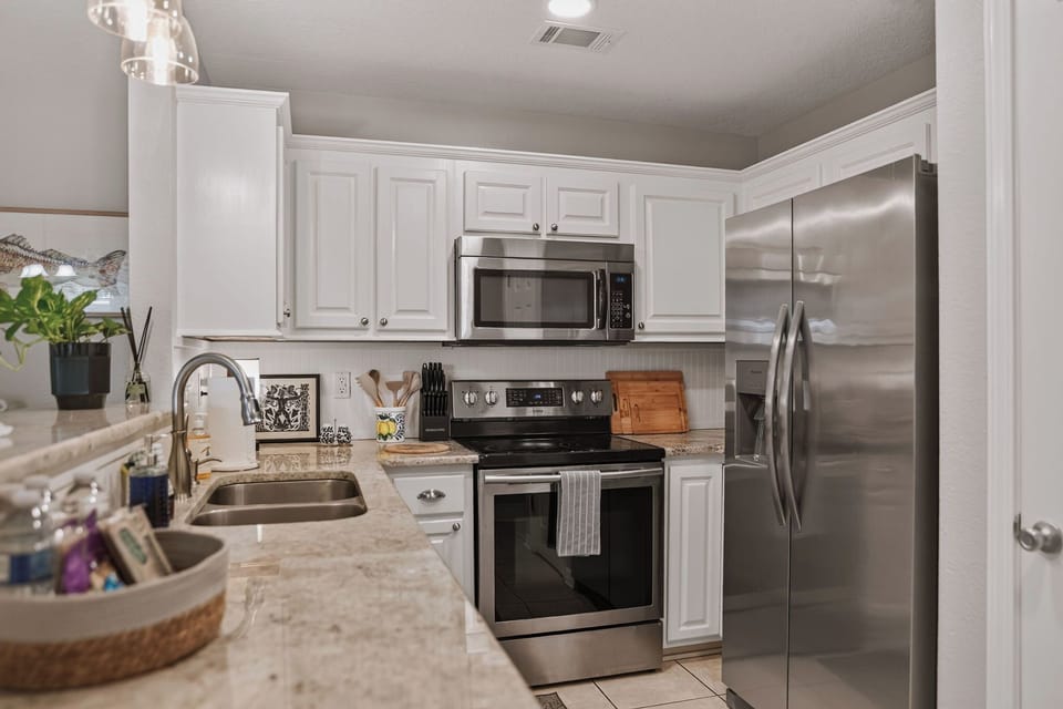 Kitchen for cooking meals when not dining at OS hotspots 
