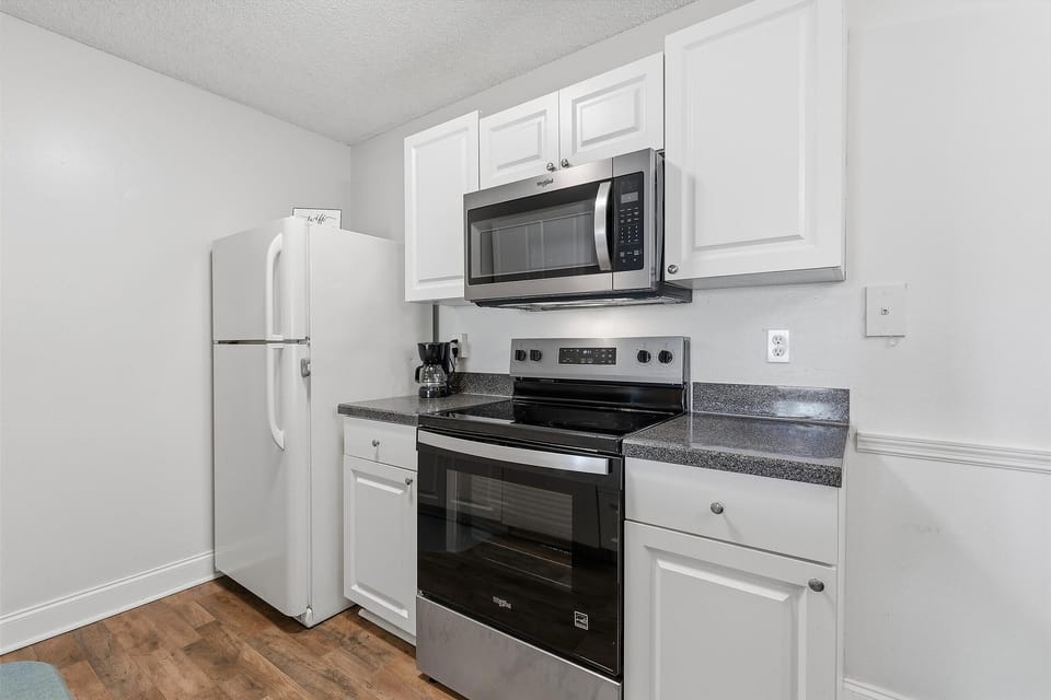 Condo, Multiple Beds (Trailwoods 3302) | Private kitchen