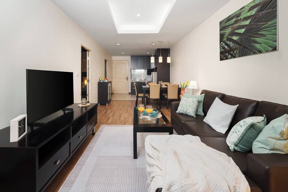Smart TV with complimentary Netflix for your entertainment while staying in. We’ve also provided wine glasses to help you unwind and enjoy the moment.