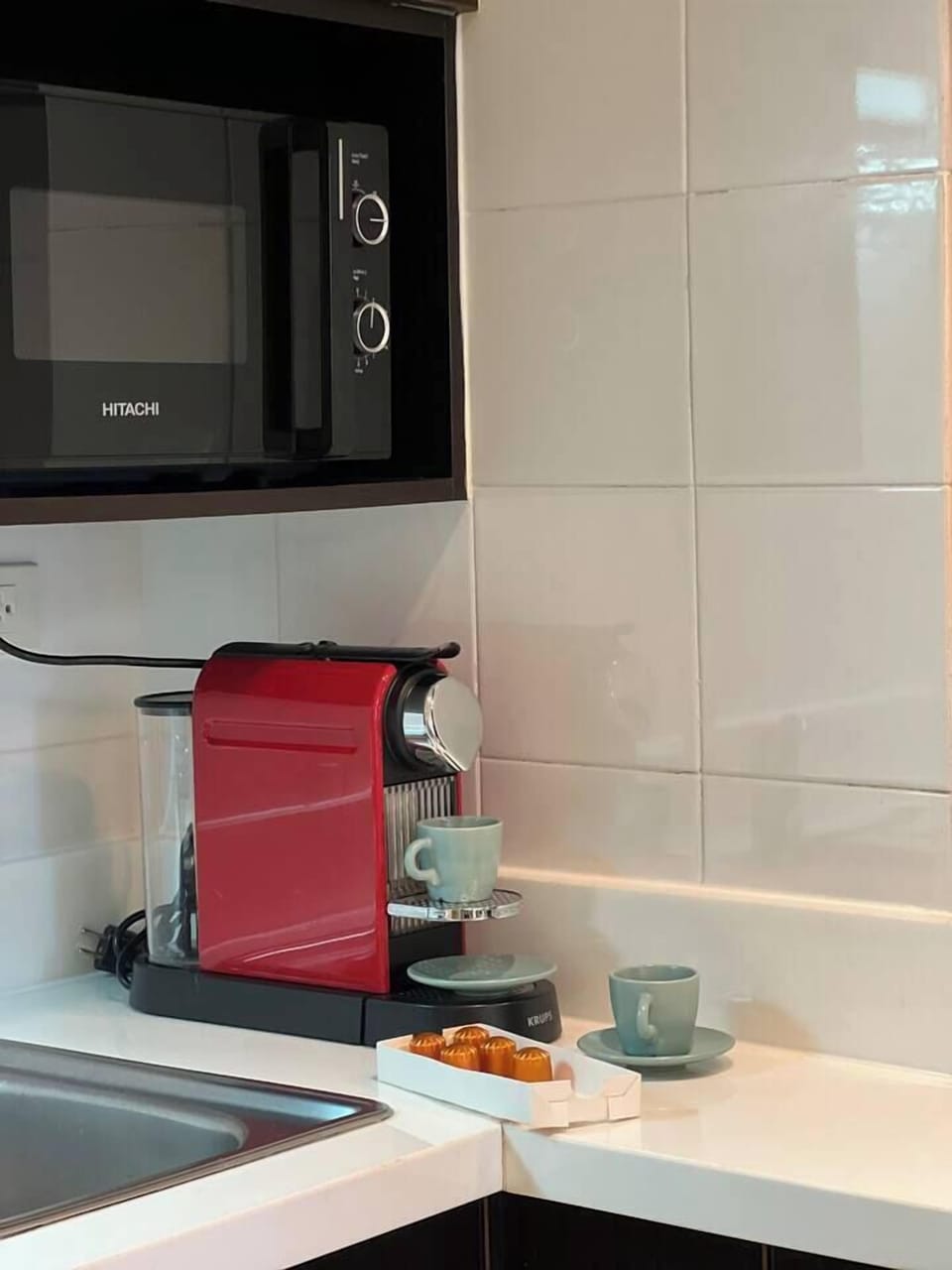 Wake Up to Fresh Coffee at Home
Enjoy a fresh brew anytime with your own in-unit coffee machine — perfect for slow mornings or a productive start.