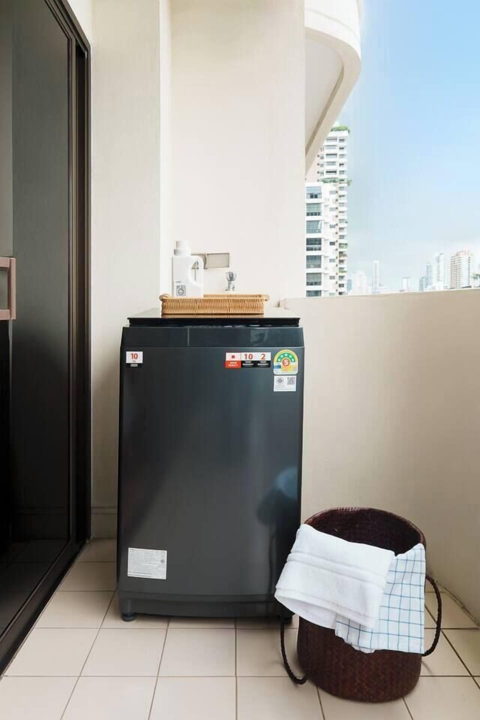 We’ve got a large laundry machine to make long stays easier. The balcony is more spacious than most in the area, great for drying clothes, hanging out, or keeping extra stuff.