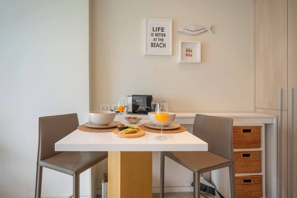 Dining are where we provide wine glasses, bowl and plate.