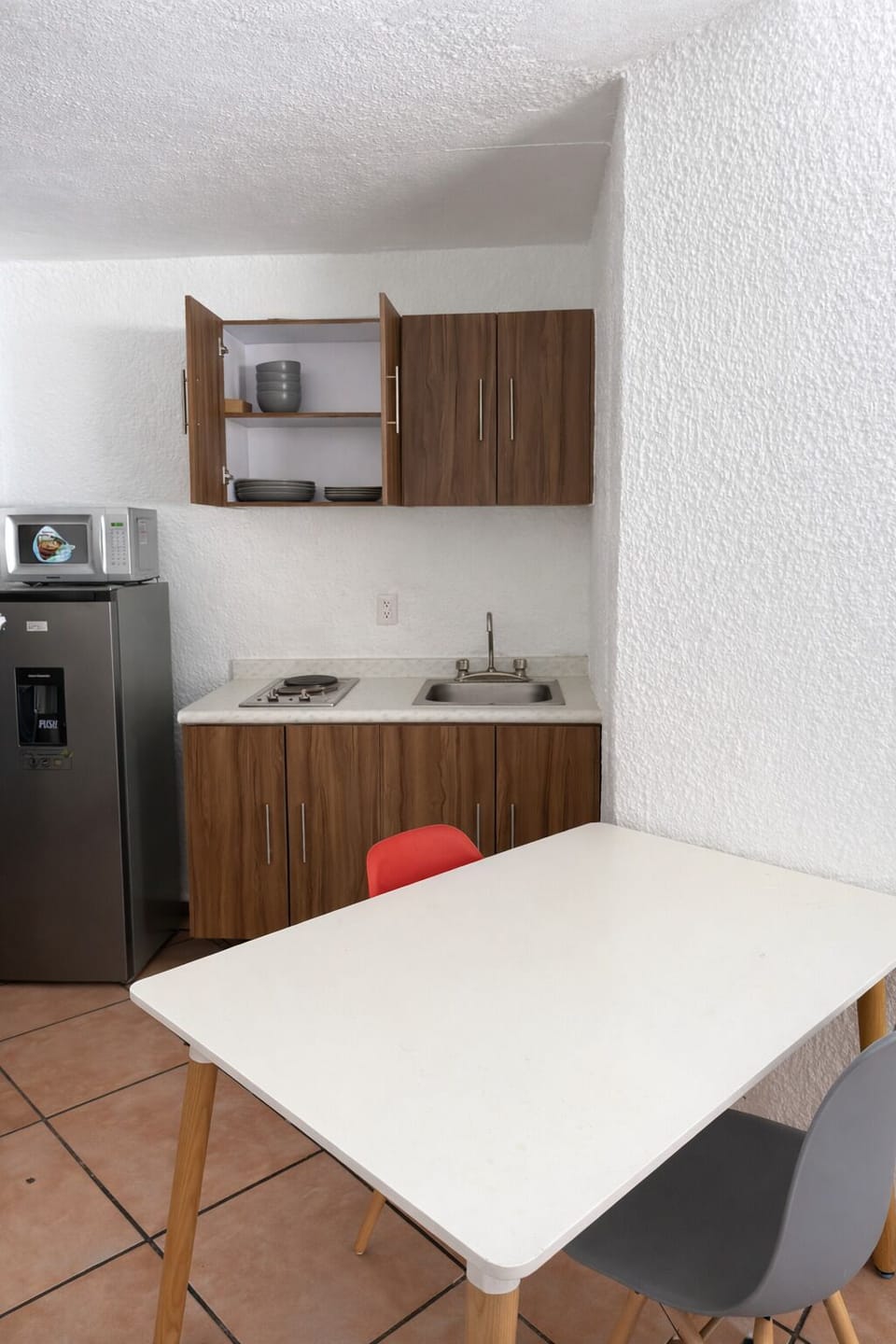 Deluxe Apartment, Multiple Beds, Kitchenette | Dining