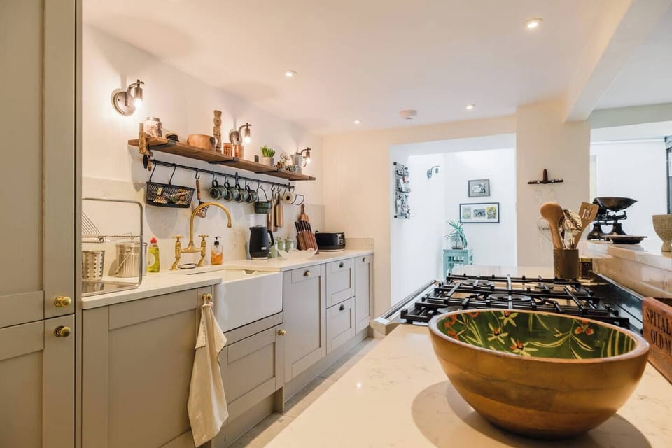 Well-equipped kitchen with everything needed for longer stays