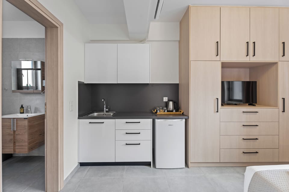 Apartment, City View | Private kitchen