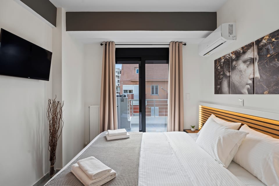 Deluxe Double Room, City View | Premium bedding, desk, laptop workspace, cribs/infant beds