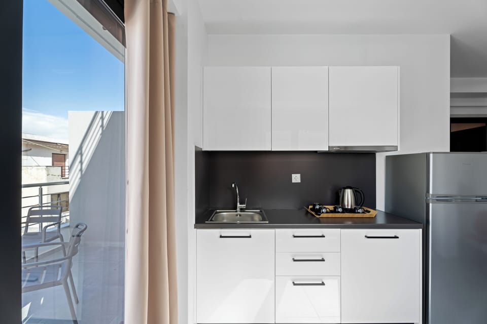Apartment, City View | Private kitchen