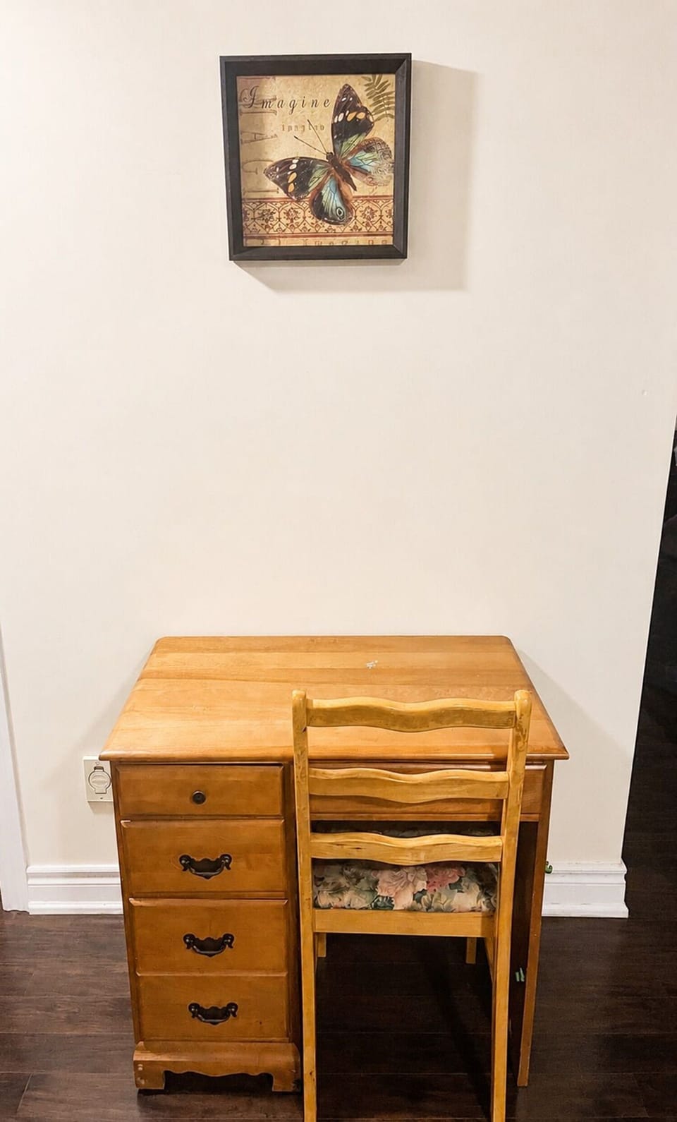 Dedicated Desk /Workspace - Laptop Friendly