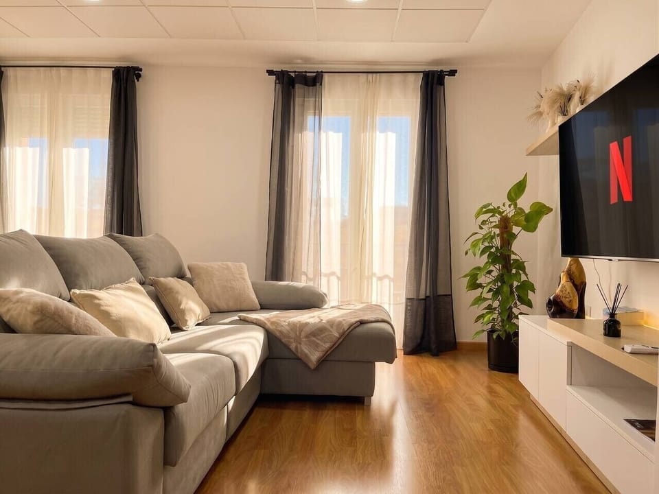 Luxury Living room, Dining room, Netflix.