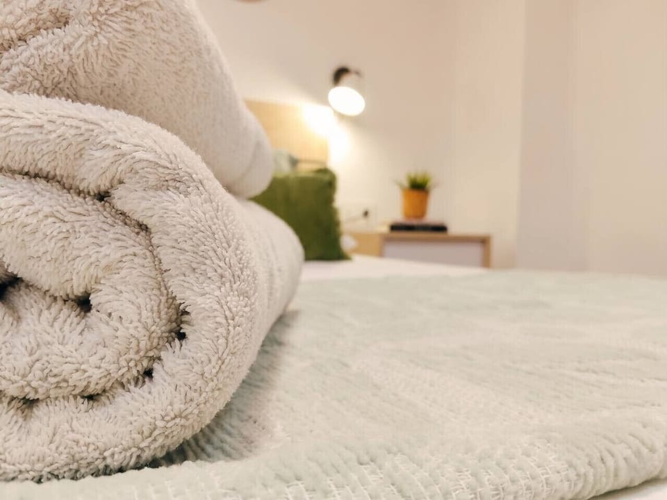 Luxury Bedroom, Towels, Fresh linens.