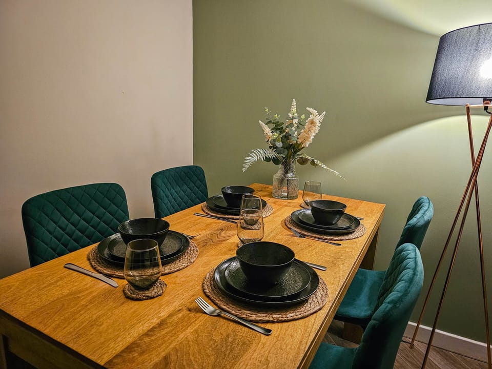 Dining2