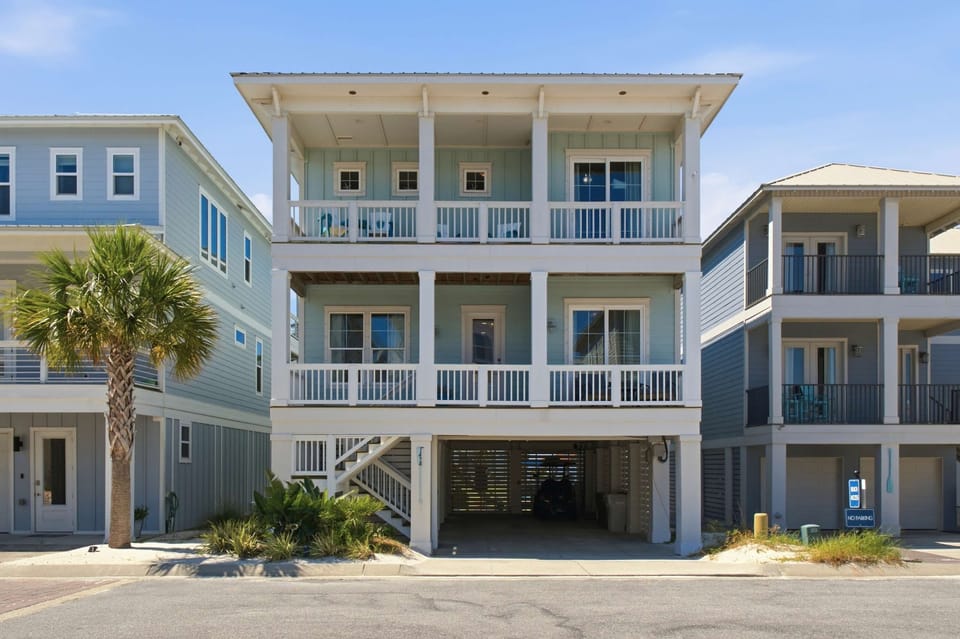 Driftwood Cottage: 3-Story Modern Coastal Villa
