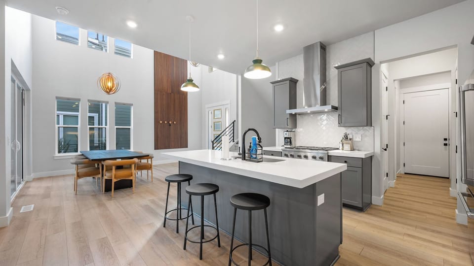 House (5 Bedrooms) | Interior