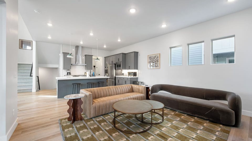 House (5 Bedrooms) | Interior