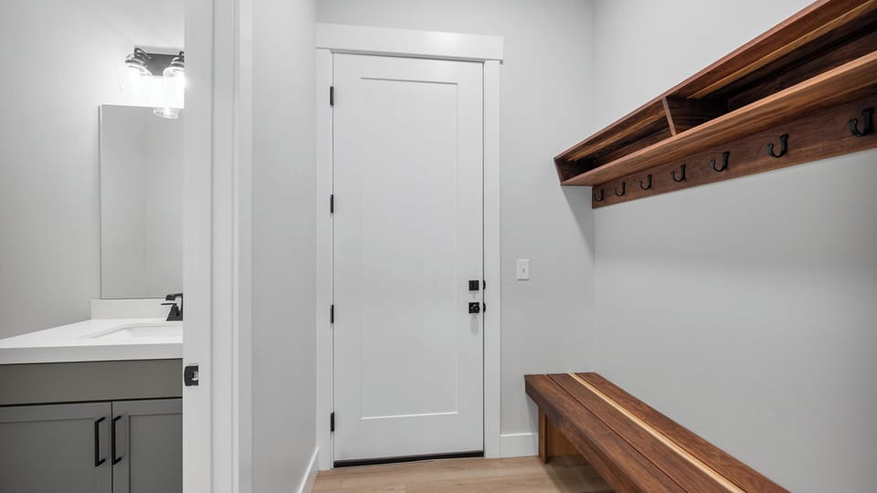 House (5 Bedrooms) | Interior