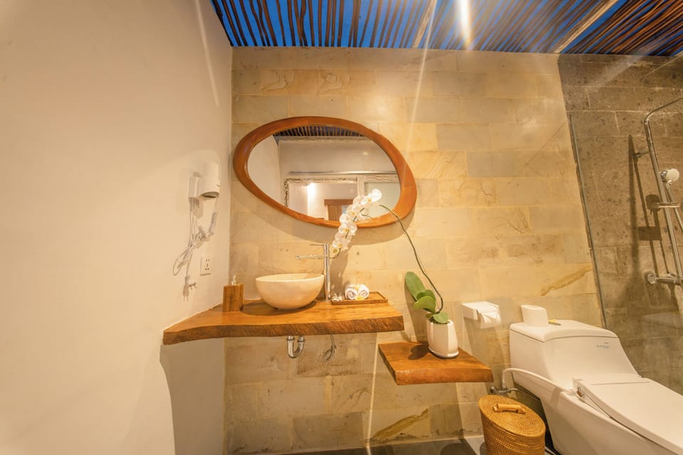 Deluxe Double Room, Pool View | Bathroom | Separate tub and shower, hair dryer, towels, soap