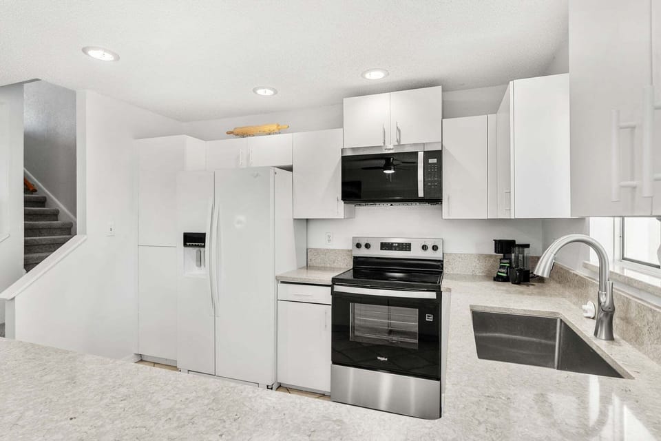 Sleek & modern kitchen