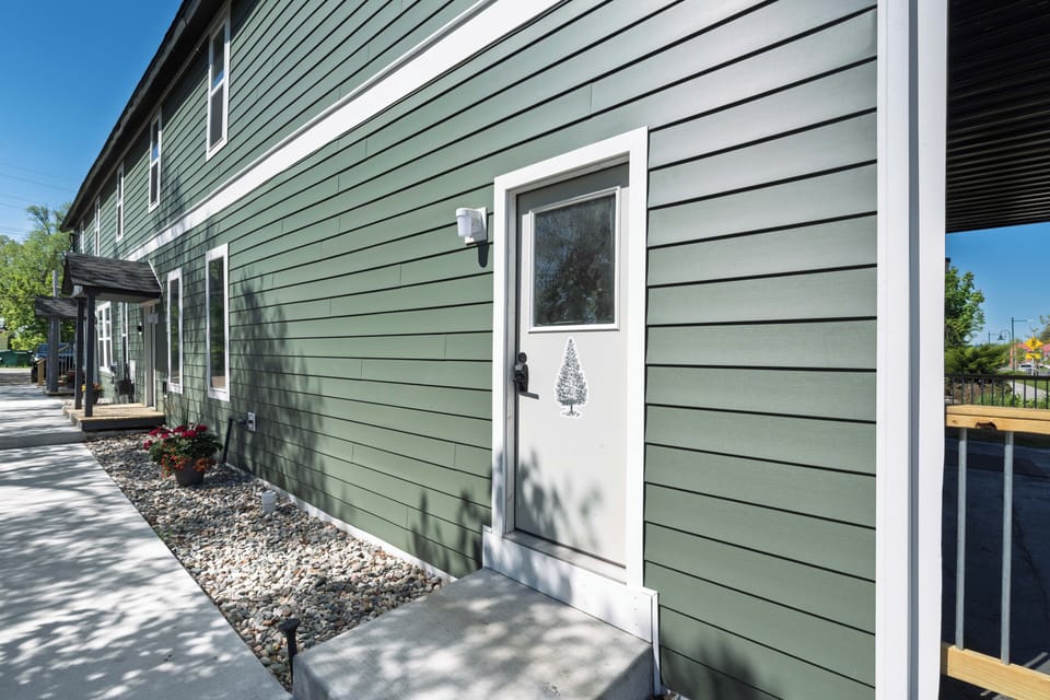 Private entrance with secure keyless access, offering a smooth and convenient self-check-in experience.