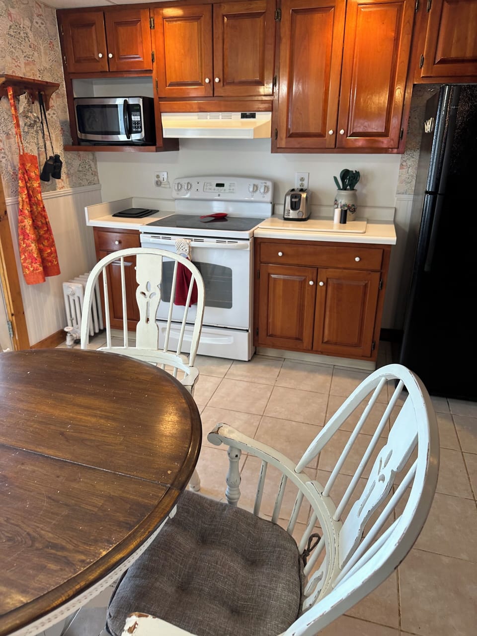 Full kitchen