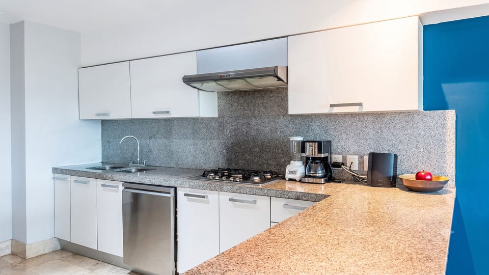 Family Apartment | Private kitchen | Fridge, microwave, oven, stovetop