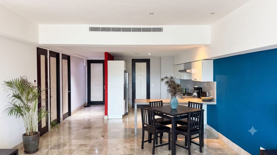 Family Apartment | Dining