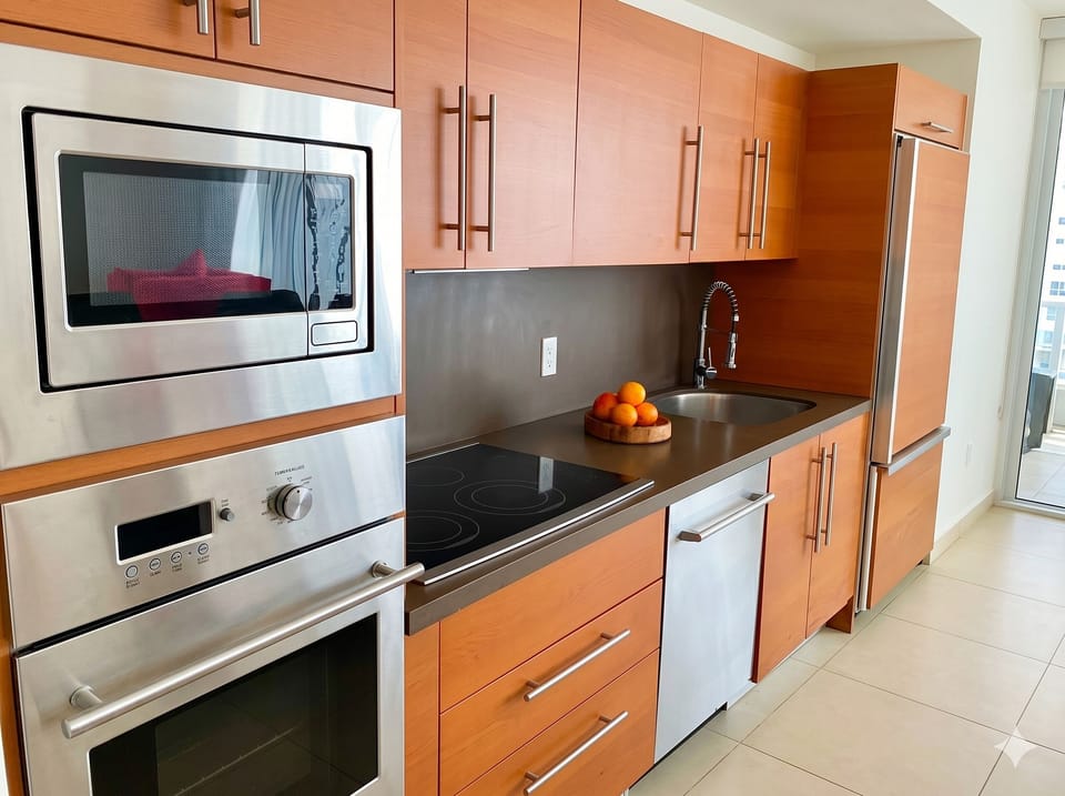 Comfort Apartment | Private kitchen | Fridge, microwave, oven, stovetop
