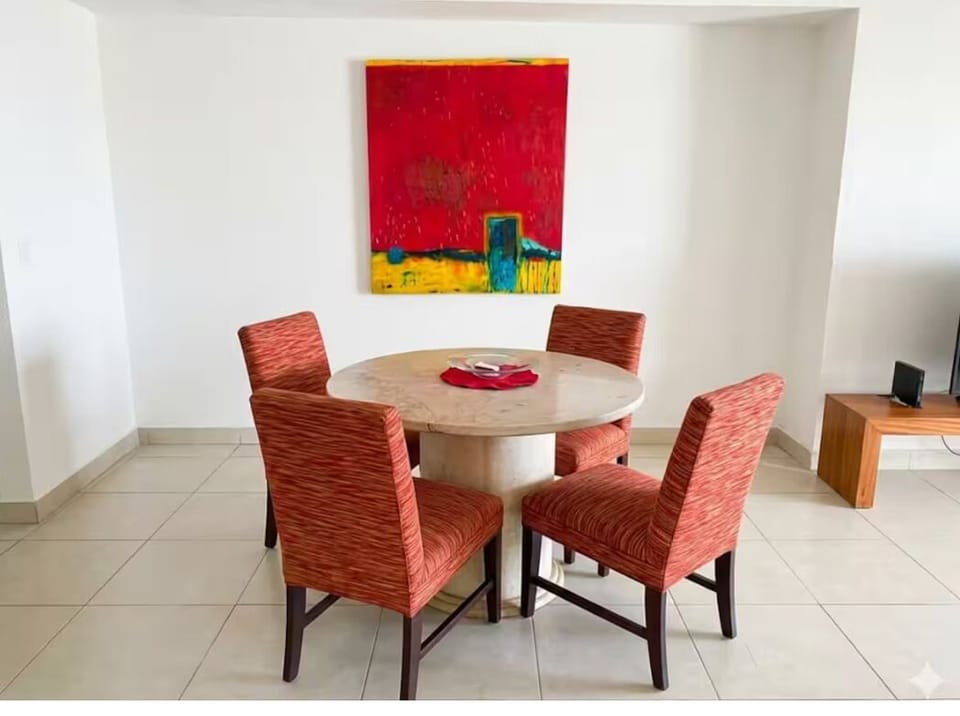Luxury Apartment | Dining