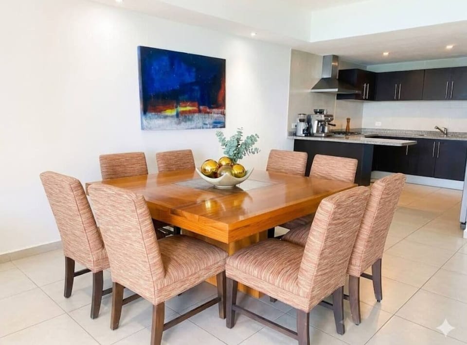 Apartment | Dining