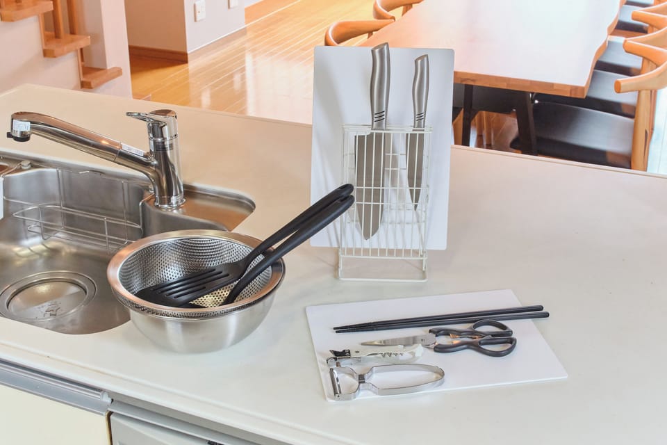 Deluxe House, Non Smoking (Include projector) | Private kitchen | Rice cooker, cookware/dishes/utensils, freezer