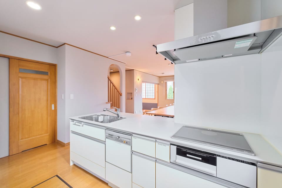 Deluxe House, Non Smoking (Include projector) | Private kitchen | Rice cooker, cookware/dishes/utensils, freezer