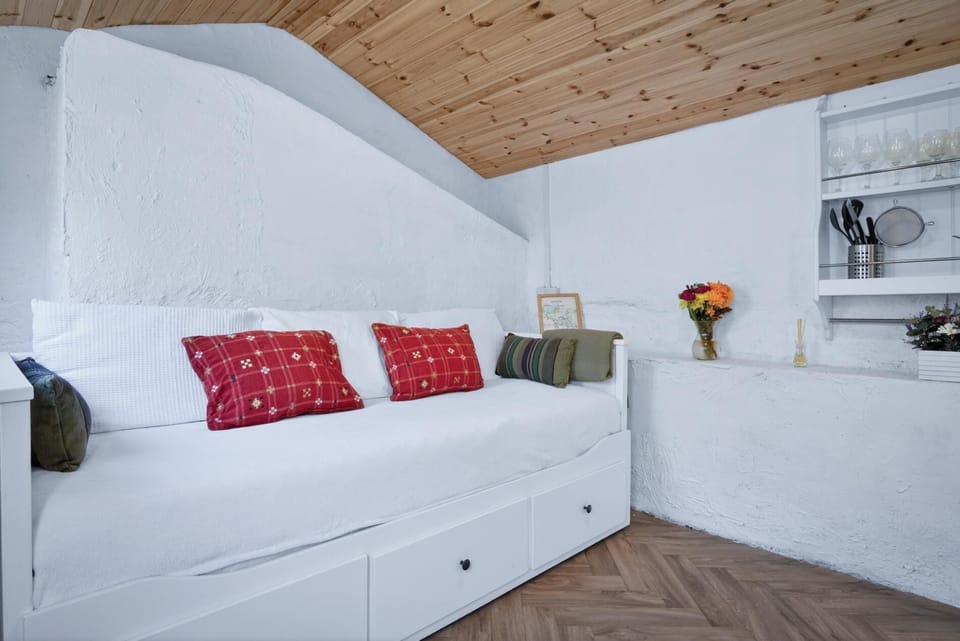 The Brook Nook - Studio - Dale (28956)