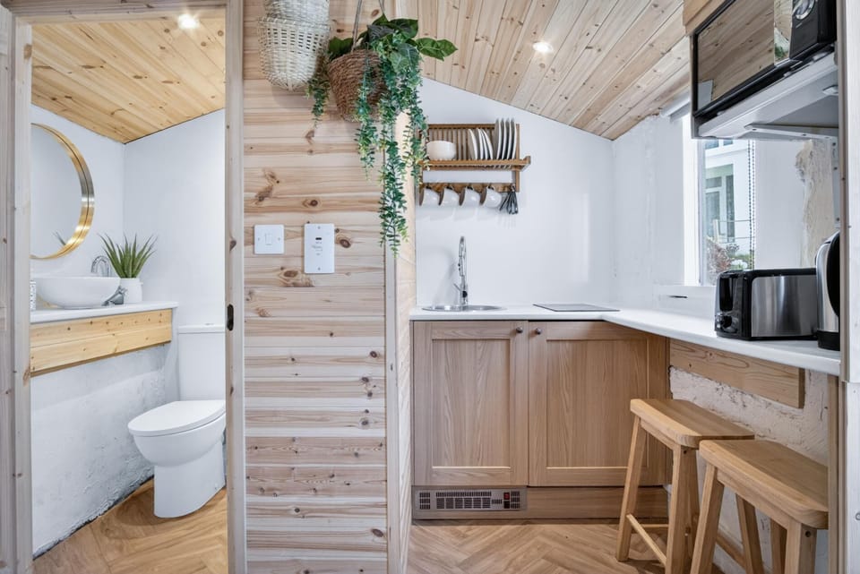 The Brook Nook - Studio - Dale (28960)