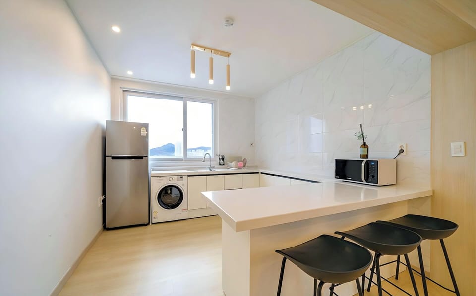 Penthouse, City View | Private kitchenette | Shared microwave