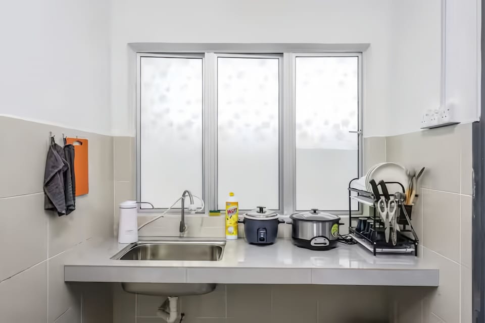 Apartment, 3 Bedrooms, Mountain View | Private kitchen | Fridge, microwave, stovetop, cookware/dishes/utensils