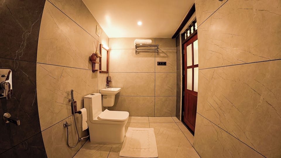 Suite, Garden View | Bathroom